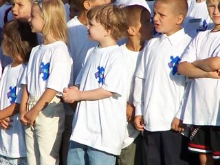 Dwight-Luke-singing-in-2007-Graham-Festival-Timisoara