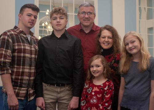 Family-Indoor-Nov-2022